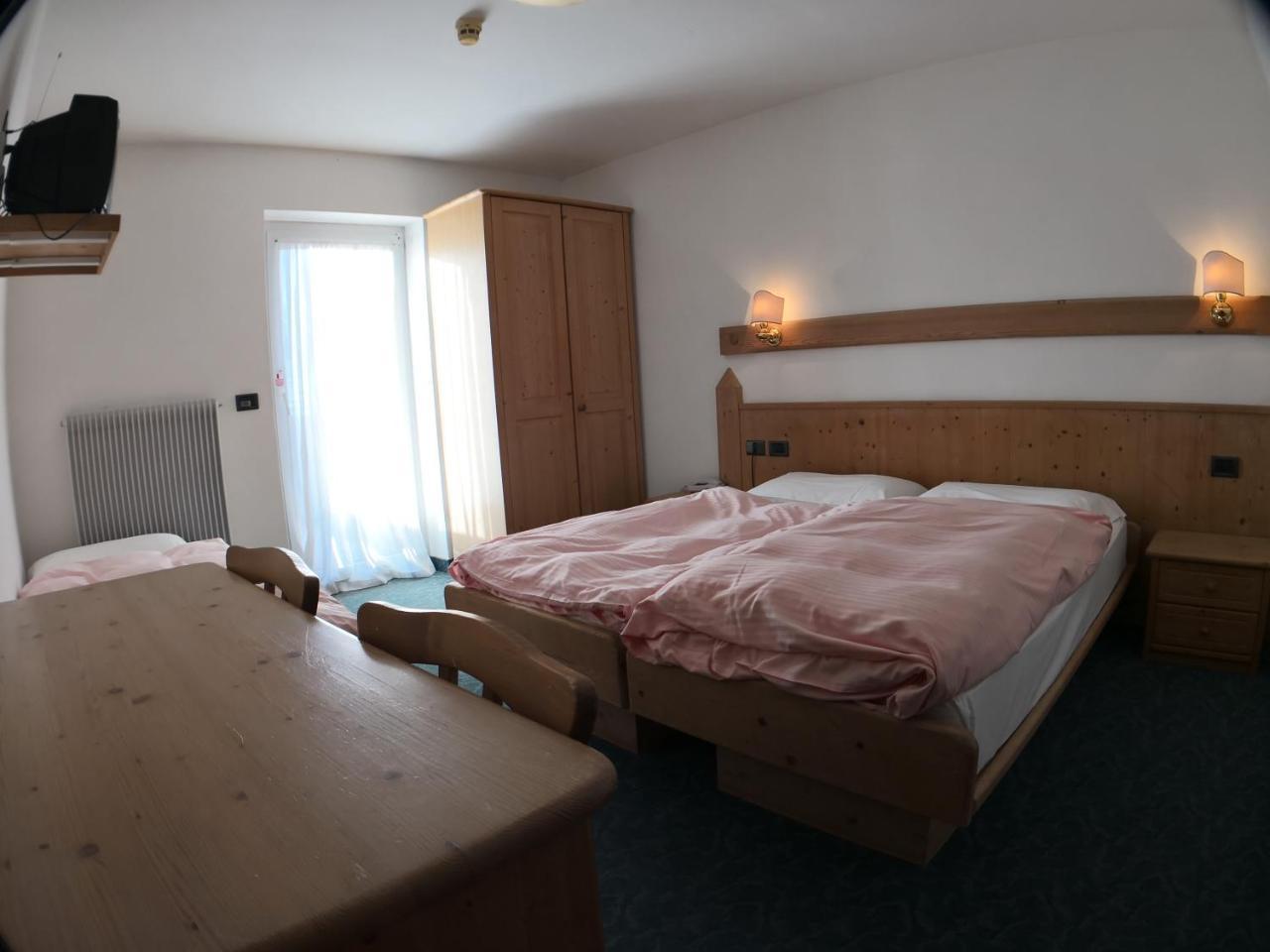 Hotel Alpenrose Passo Rolle Eksteriør bilde