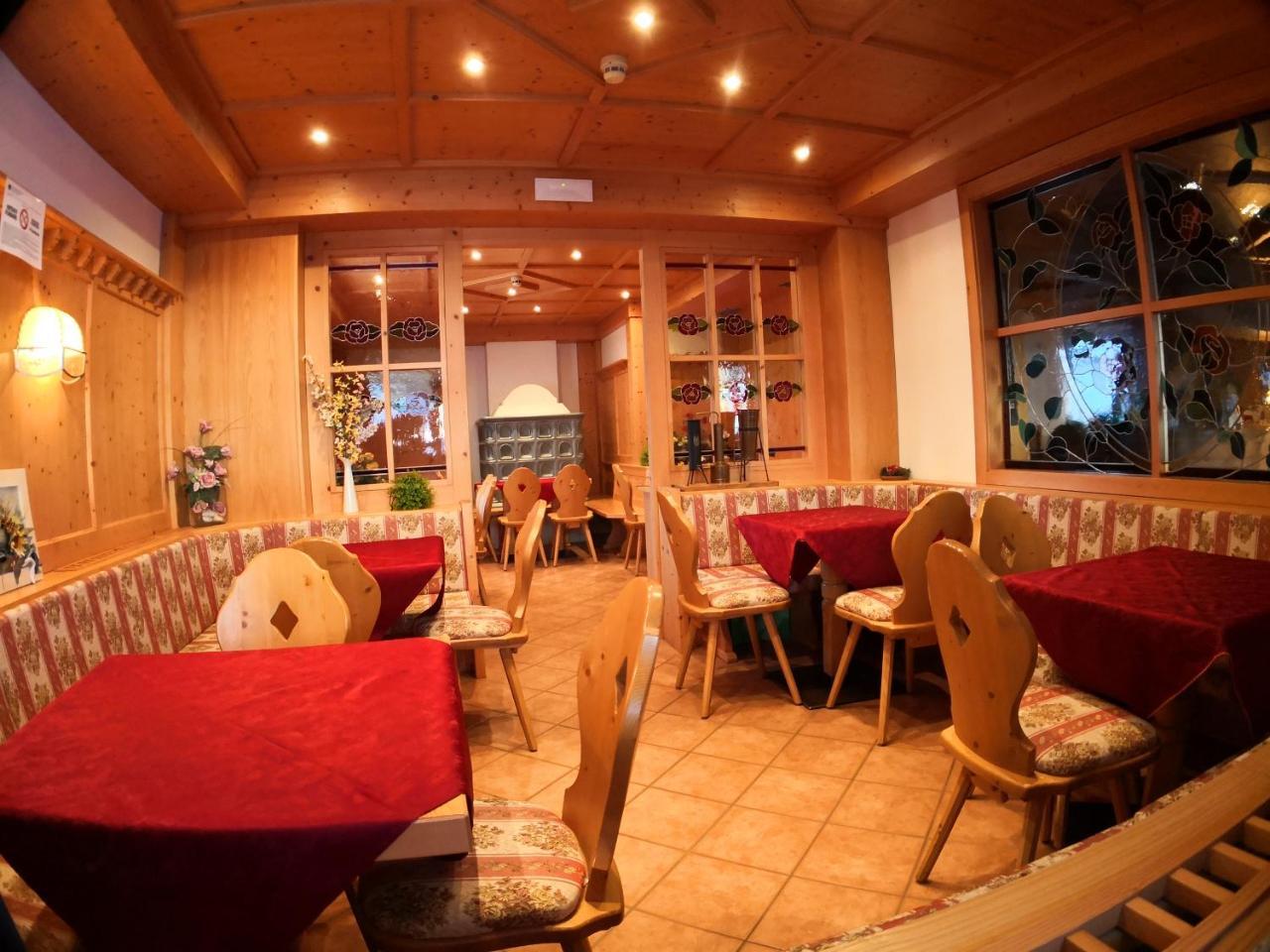 Hotel Alpenrose Passo Rolle Eksteriør bilde